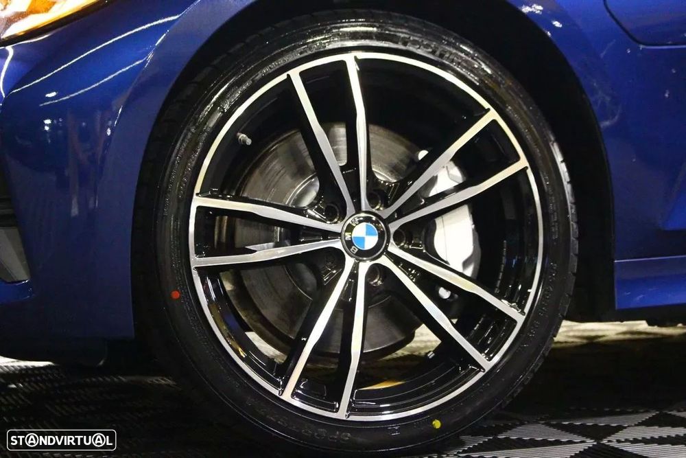 BMW 330 e Auto - 4