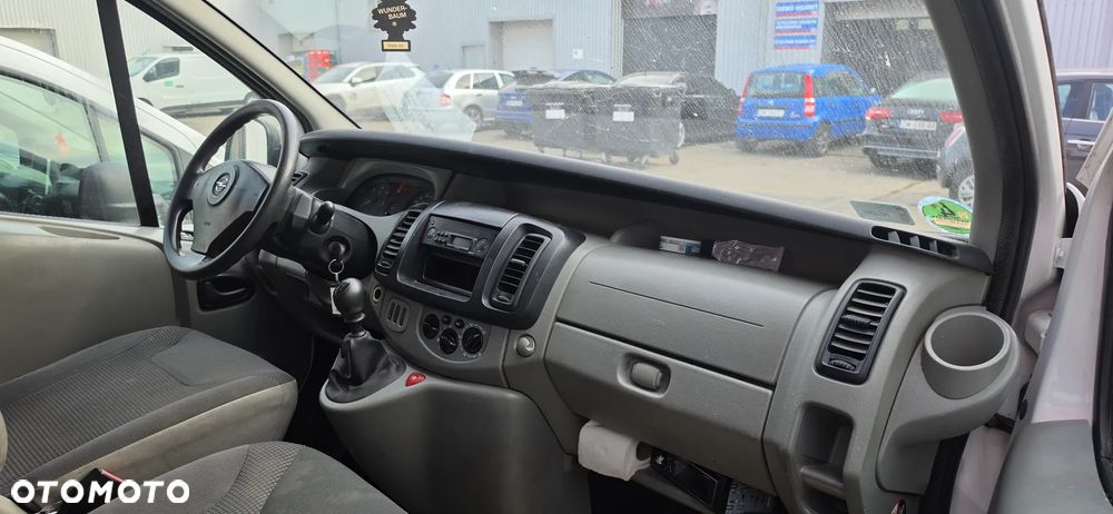 Opel Vivaro L2H1 2.9t - 10