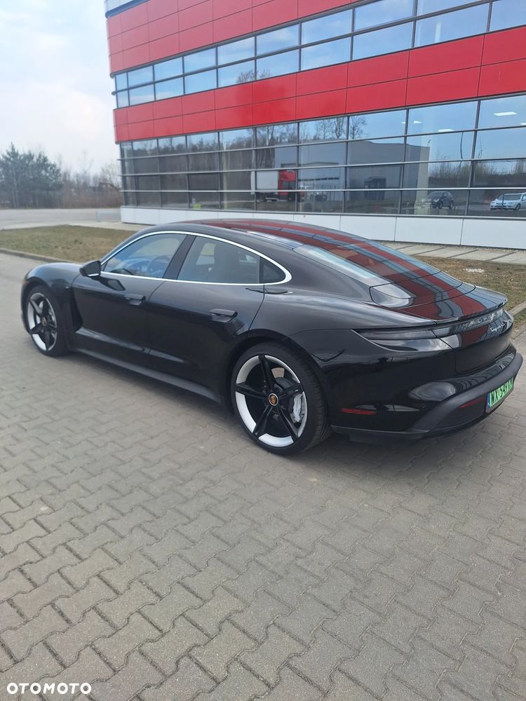 Porsche Taycan - 9