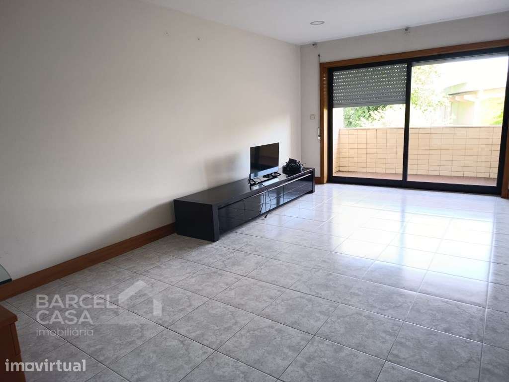 Apartamento T2 com Garagem Fechada para Arrendar em Arcozelo - Barc... - Grande imagem: 5/18