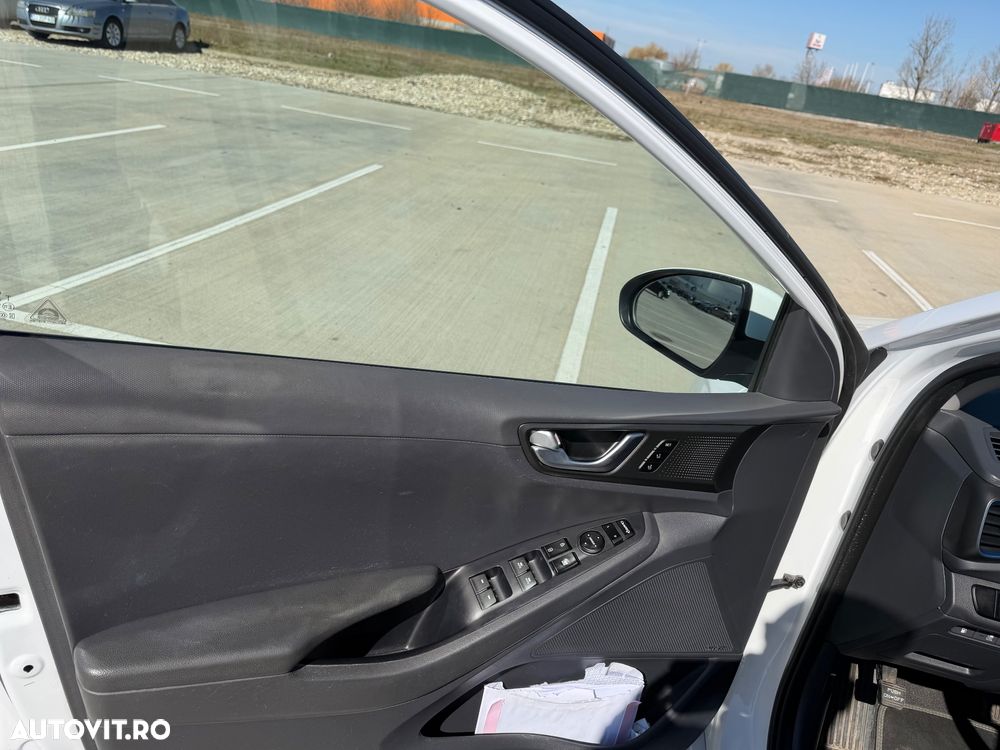Hyundai IONIQ 1.6 141CP Exclusive - 9