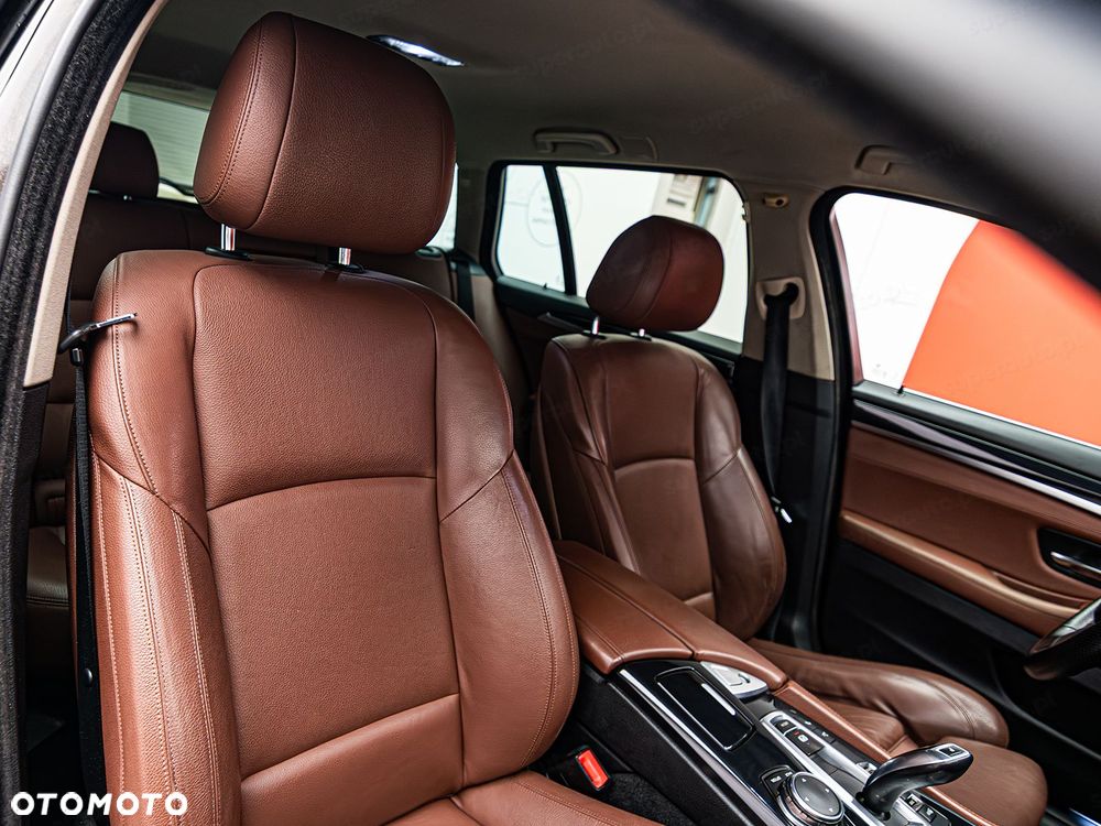 BMW Seria 5 520d xDrive - 10