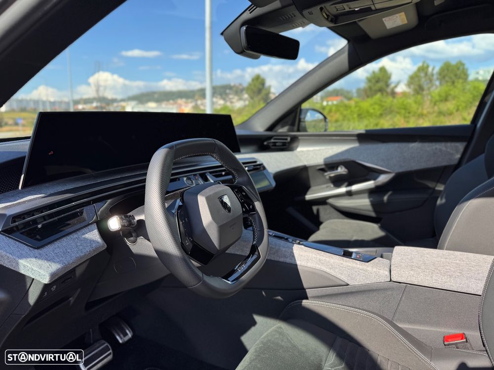 Peugeot E-3008 73 kWh GT - 8