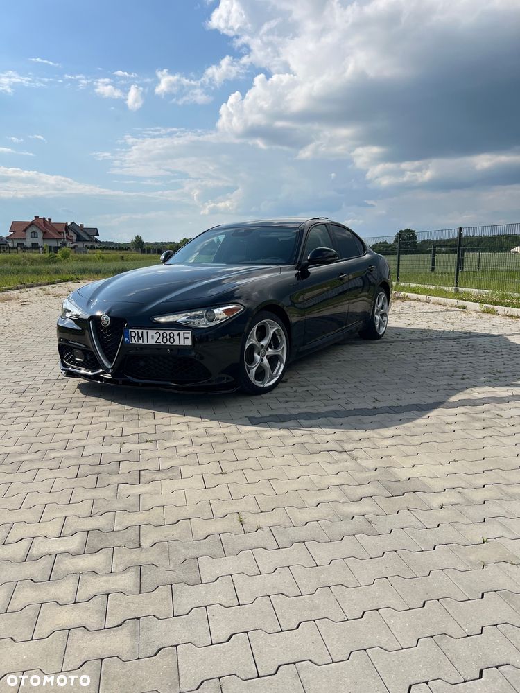 Alfa Romeo Giulia 2.0 Turbo 16V AT8-Q4 Veloce Ti - 1