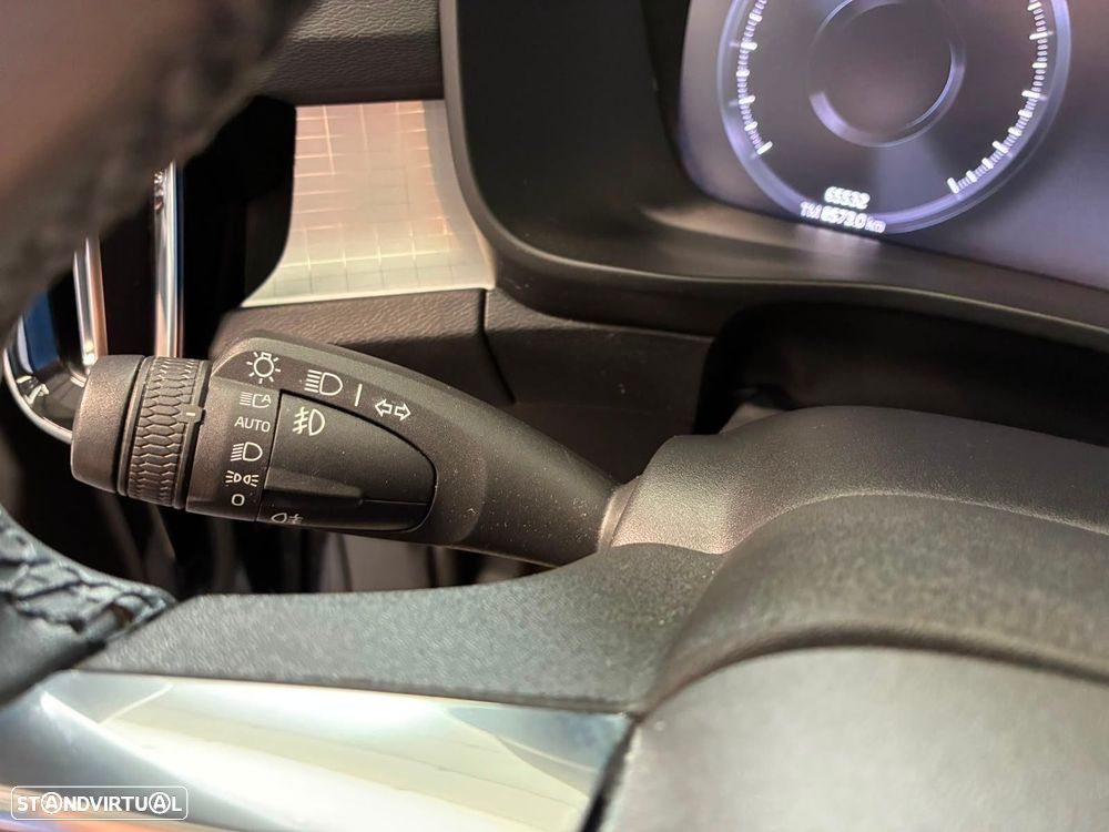 Volvo XC 40 1.5 T4 PHEV Core - 18