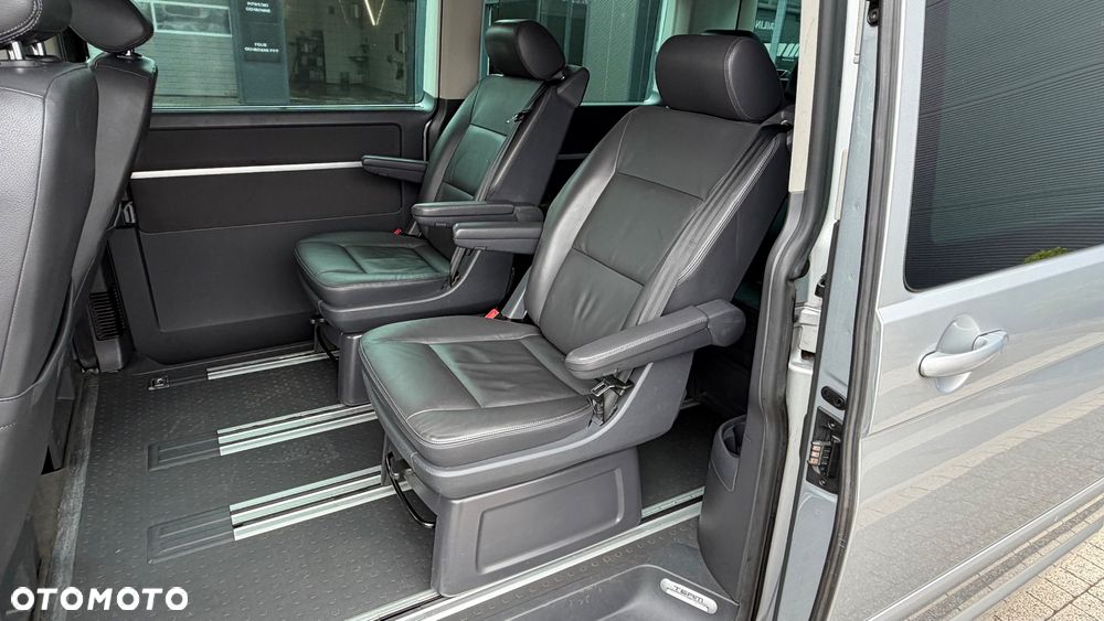 Volkswagen Caravelle - 11