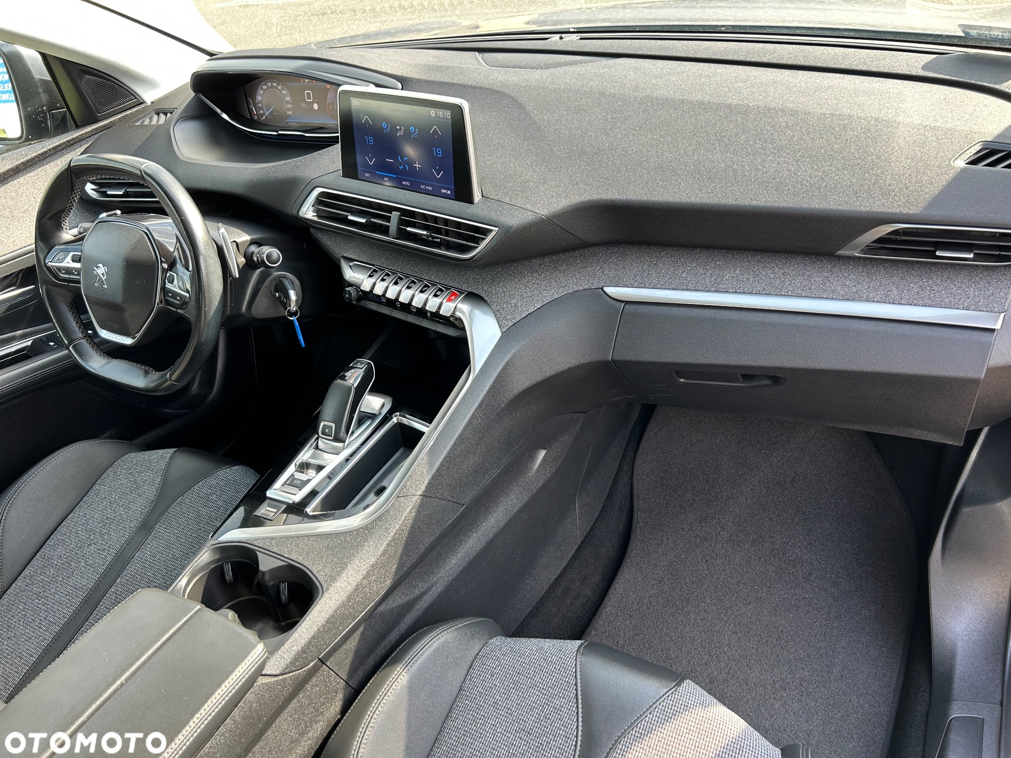 Peugeot 3008 1.5 BlueHDi Allure S&S EAT8 - 17