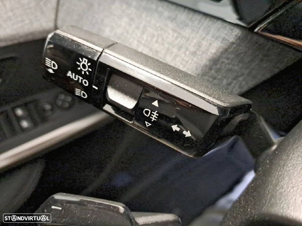 Peugeot 5008 1.2 Hybrid Allure e-DCS6 - 14