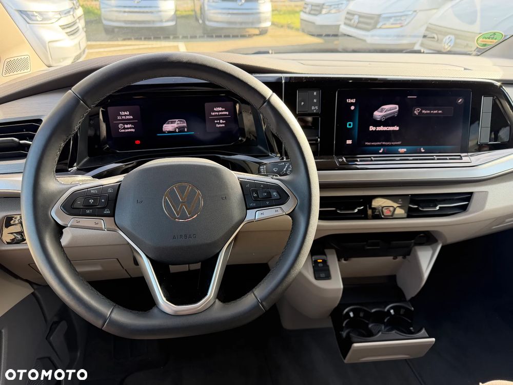 Volkswagen Multivan - 12