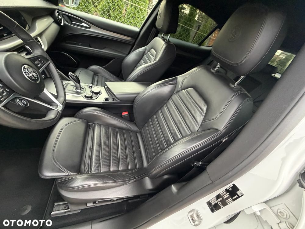 Alfa Romeo Stelvio 2.0 Turbo B-Tech Edition Q4 - 11