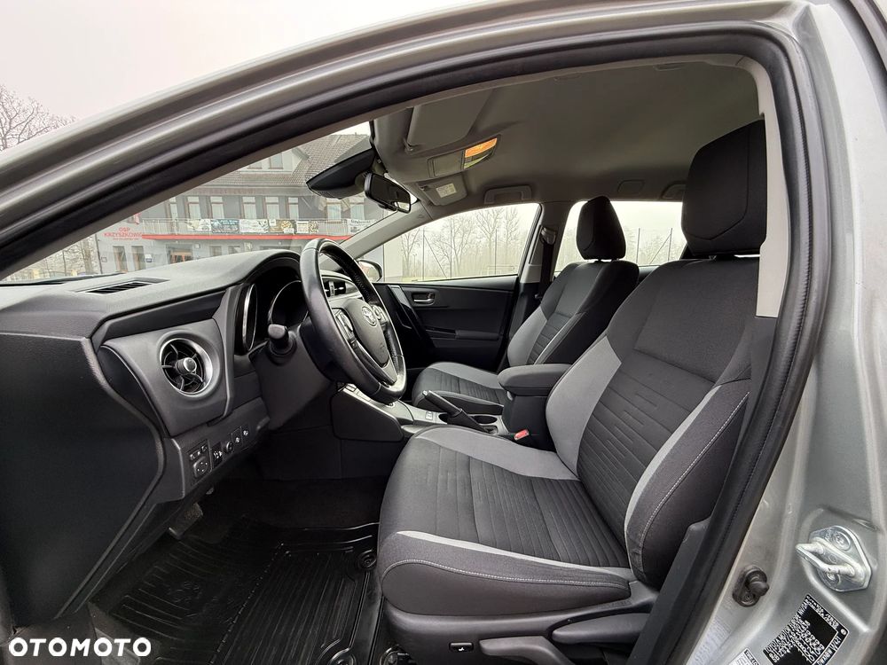 Toyota Auris Hybrid 135 Premium - 15