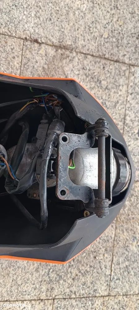 KTM 640 DUKE 2007 REFLEKTOR LAMPA PRZÓD CZASZA LICZNIK WYPEŁNIENIE OWIEWKA - 15