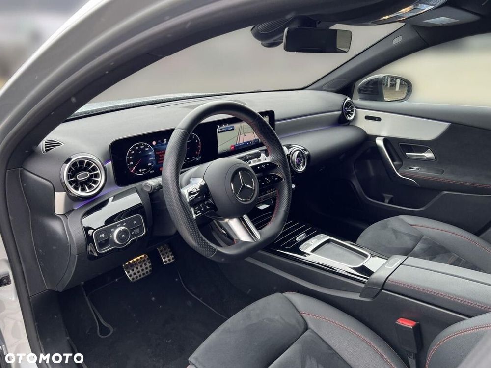 Mercedes-Benz Klasa A 200 AMG Line 7G-DCT - 11
