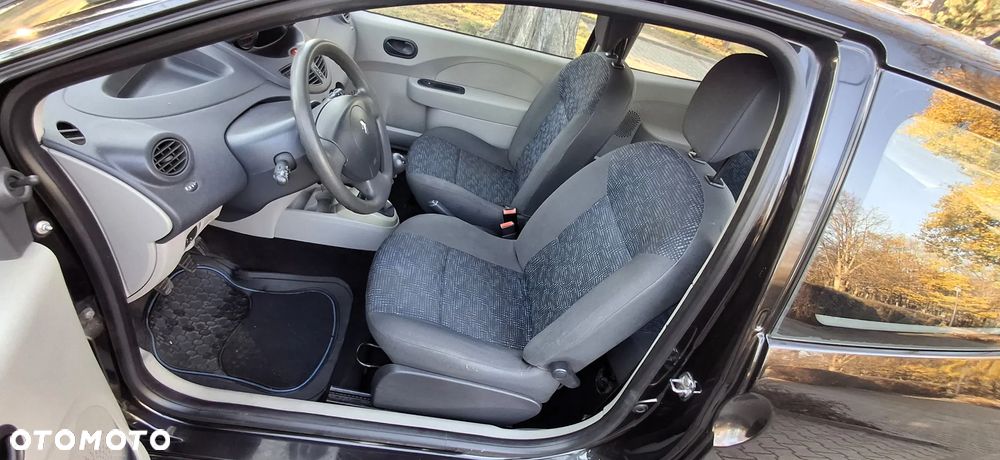 Renault Twingo 1.2 60 Authentique - 25