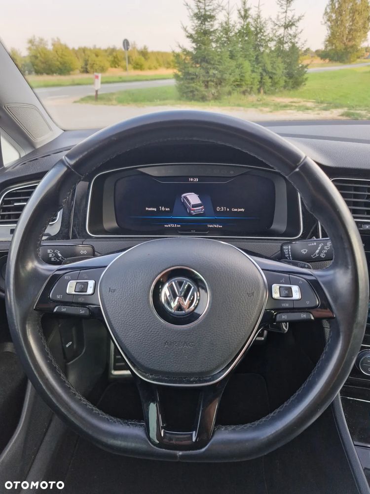 Volkswagen Golf - 16