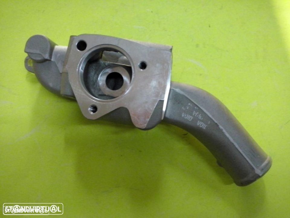 Bucal água Nissan Pickup D21 motor TD25 (NOVA) - 1