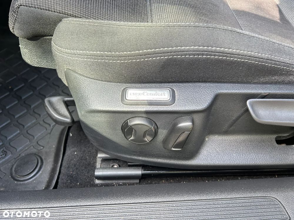 Volkswagen Passat Variant 2.0 TDI SCR Comfortline - 29