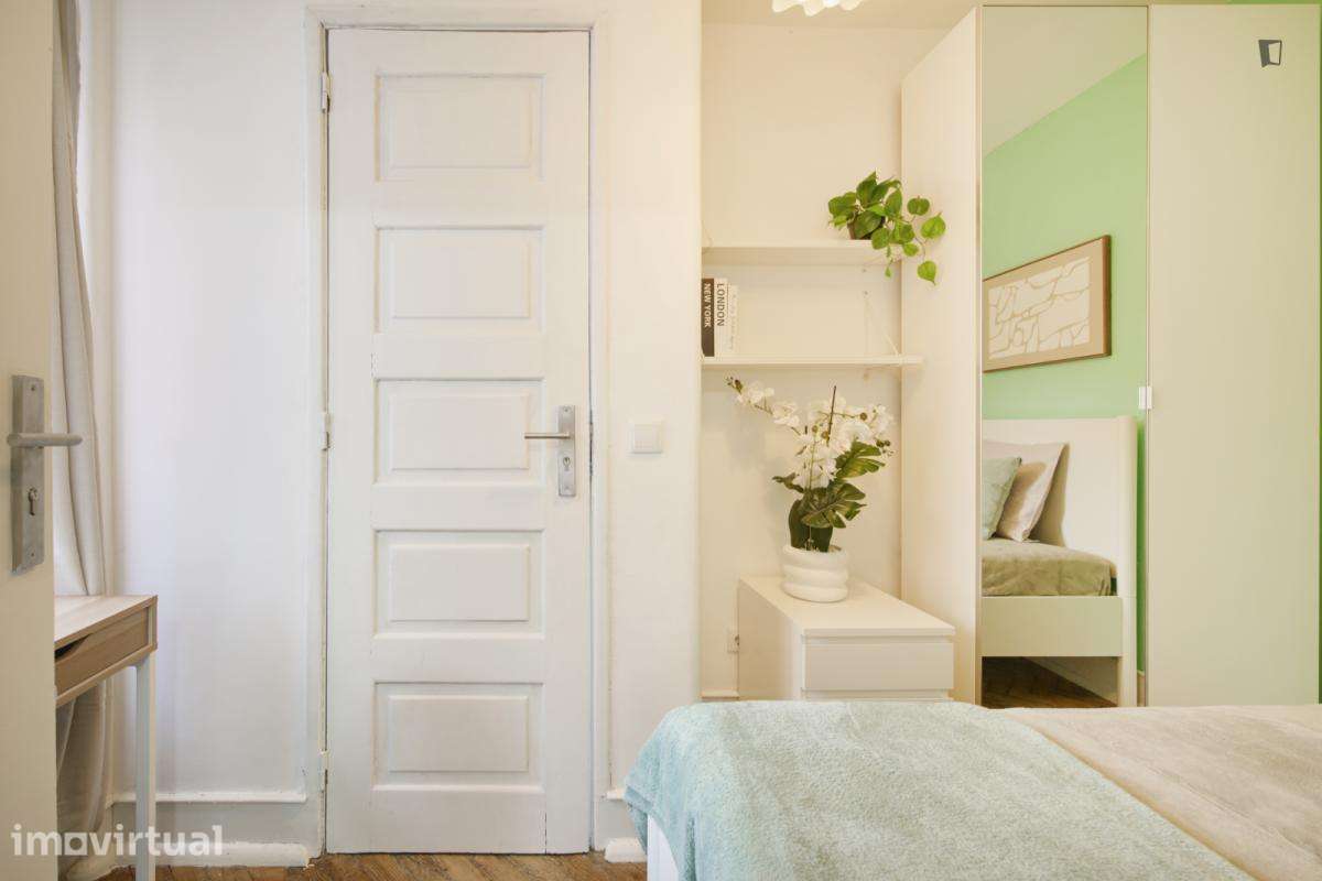 Quarto - localizado em Roma-Areeiro Lisbon - Grande imagem: 5/28