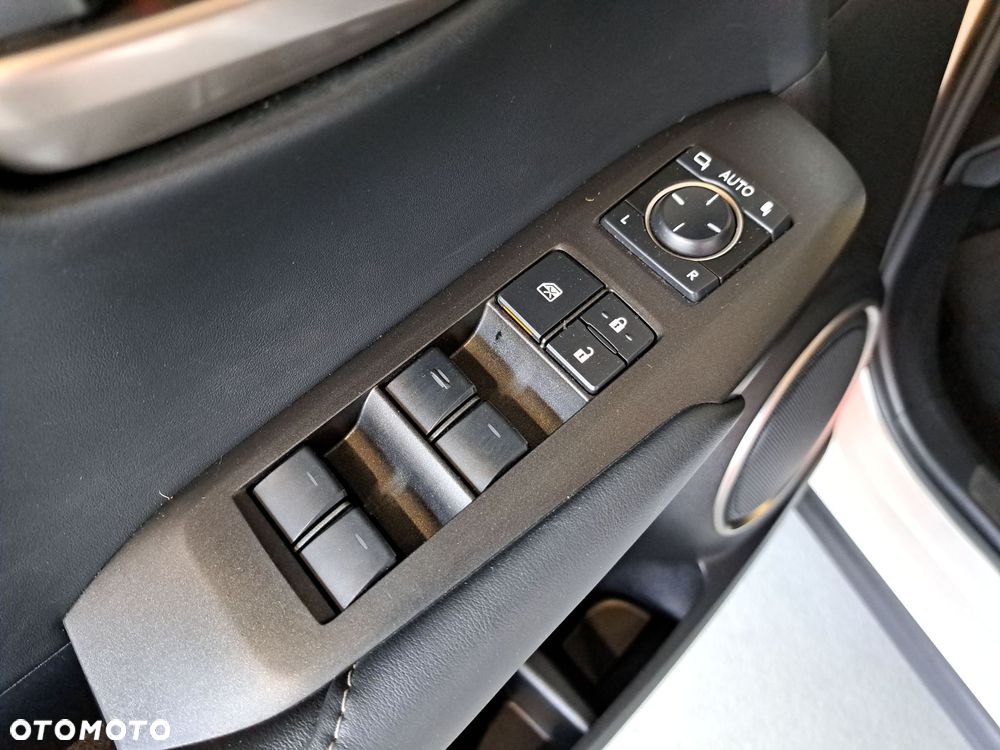 Lexus NX 200t Elite AWD - 33