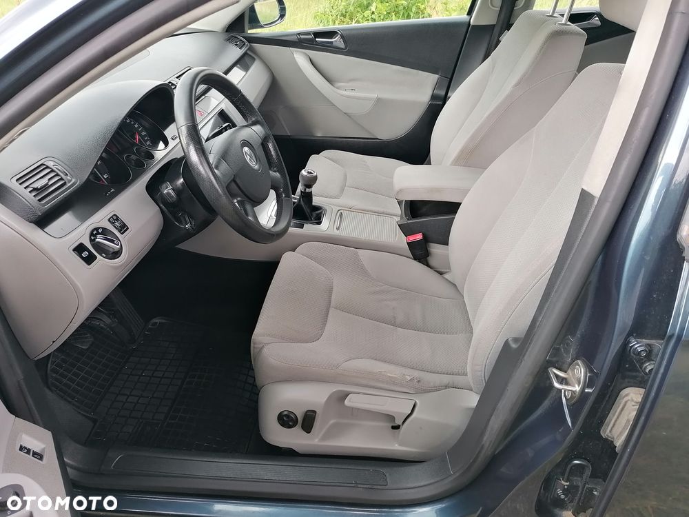 Volkswagen Passat - 8