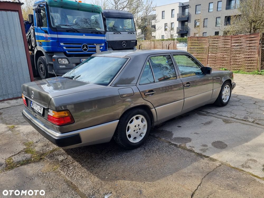 Mercedes-Benz W124 (1984-1993) - 1