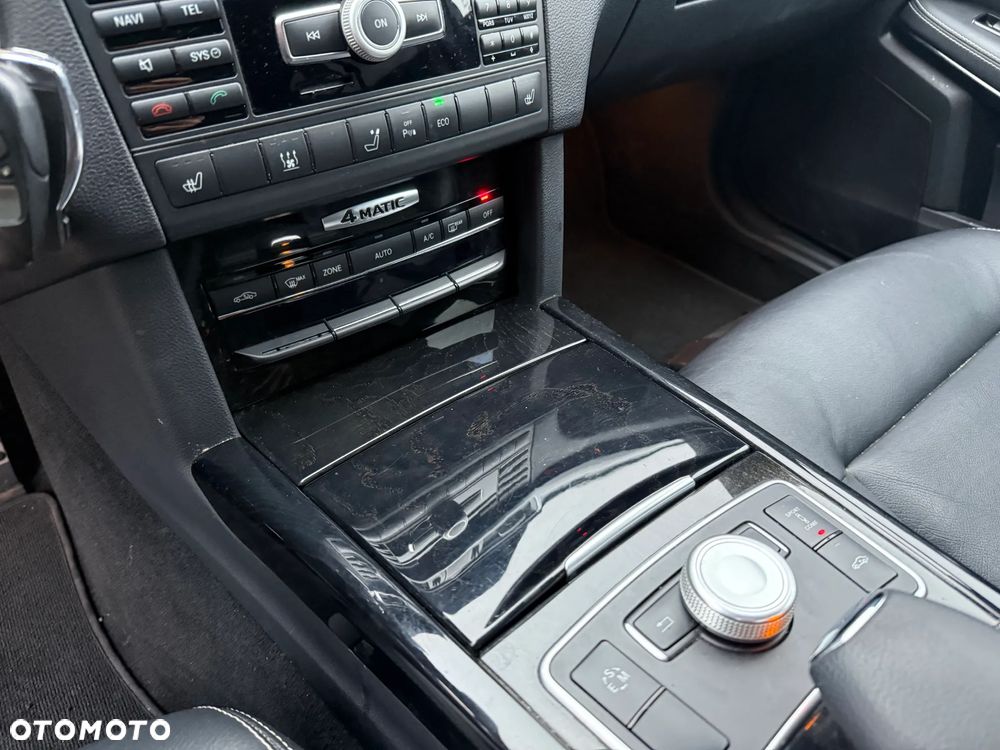 Mercedes-Benz Klasa E 350 4Matic 7G-TRONIC - 27