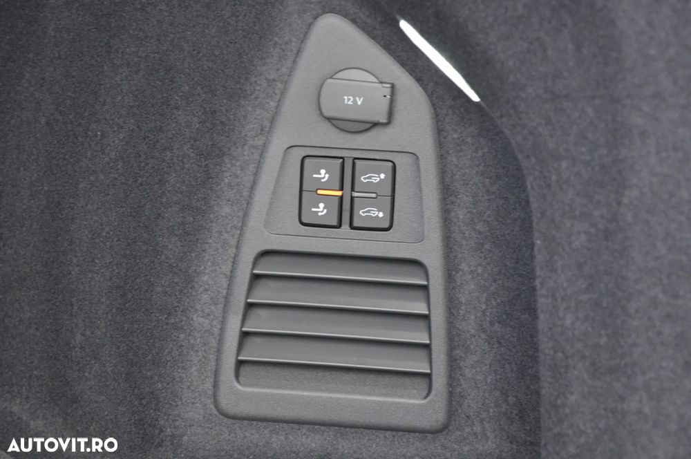 Volkswagen Touareg V6 TDI 4MOTION Elegance - 32