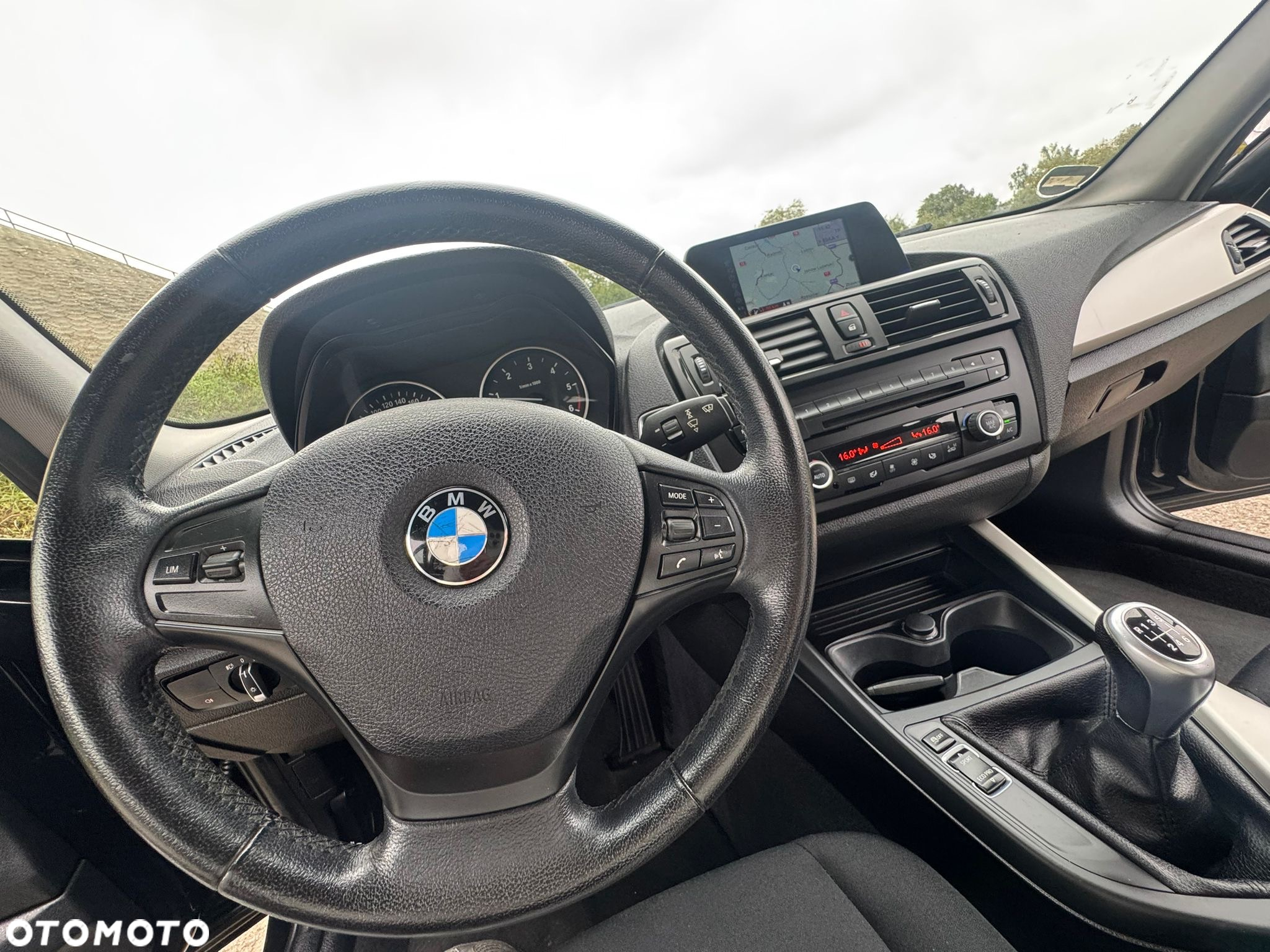 BMW Seria 1 116d Sport Line - 33