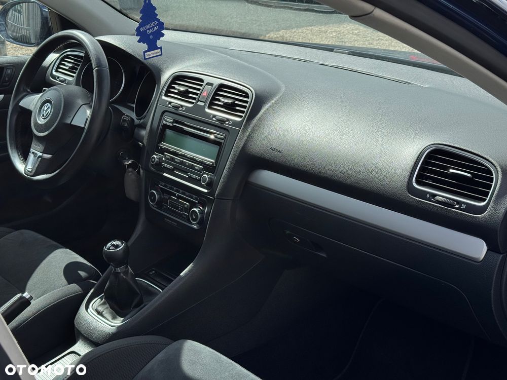 Volkswagen Golf - 23