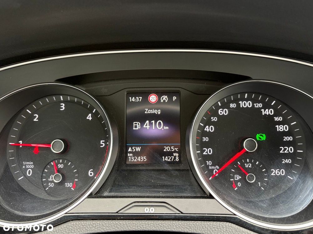 Volkswagen Passat - 22