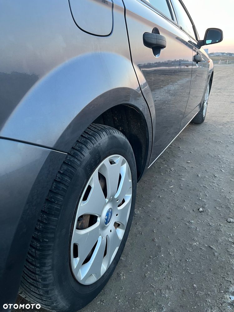 Ford Mondeo 2.0 TDCi Silver X - 24