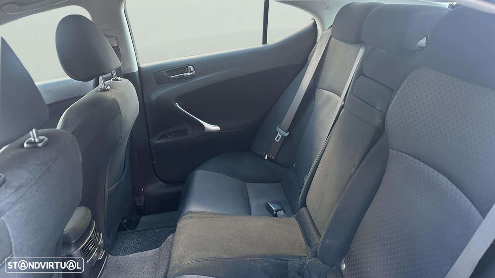 Lexus IS 220 d Base L5 - 12