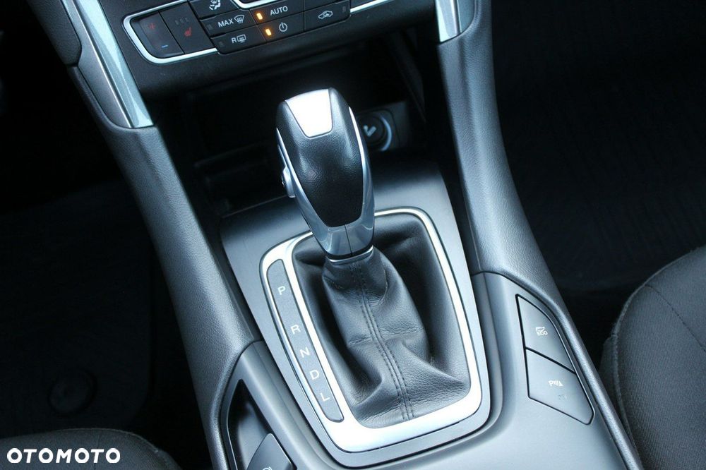 Ford Mondeo SW 2.0 Hybrid Trend - 21