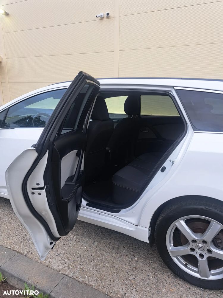 Toyota Avensis 2.0 D-4D Elegance - 9