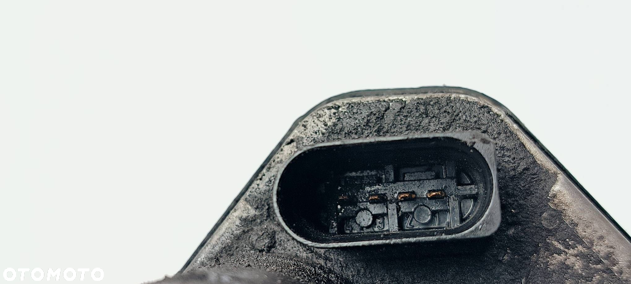 PRZEPUSTNICA AUDI A8 D3 057128063 - 4