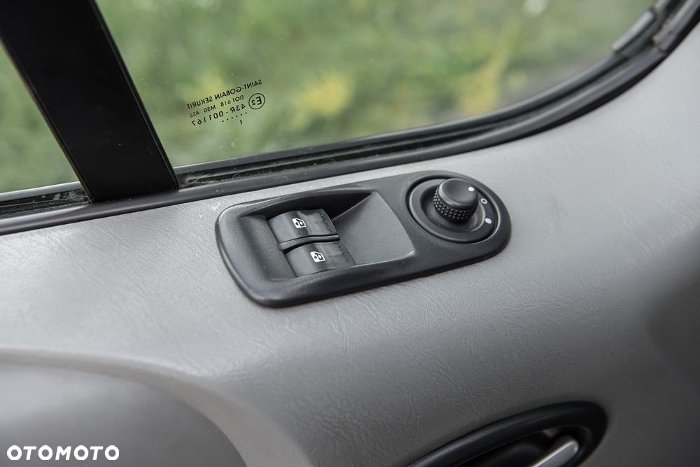 Opel Vivaro - 12