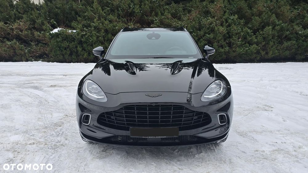 Aston Martin DBX - 10