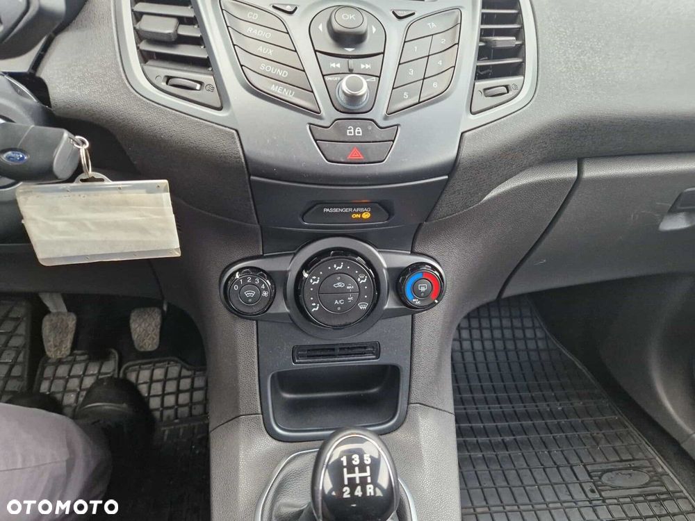 Ford Fiesta - 15