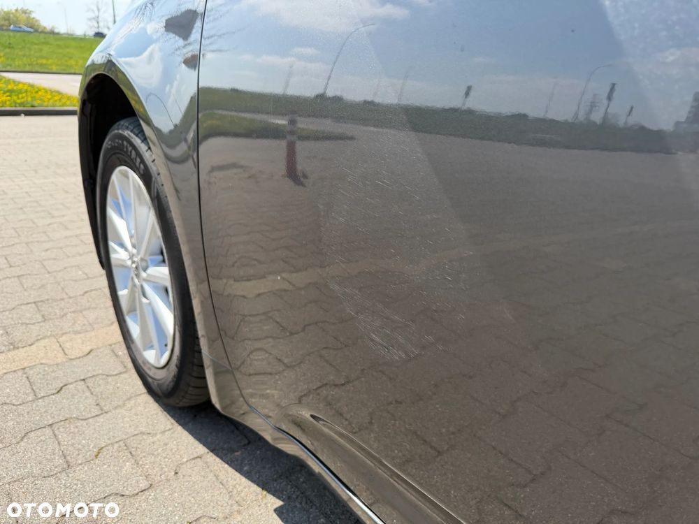 Toyota Avensis 1.8 Sol NAVI MS - 34