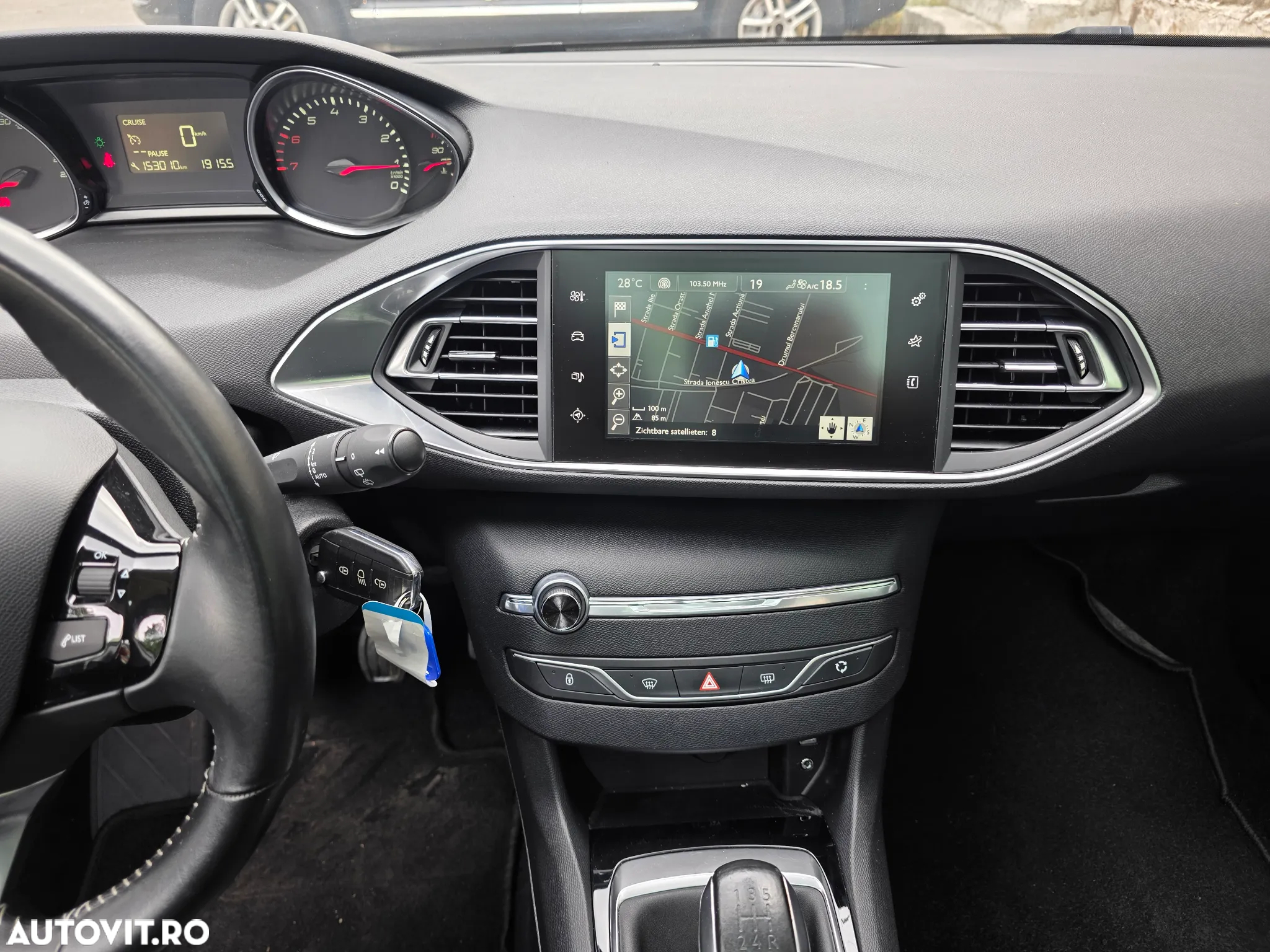 Peugeot 308 1.2 L PureTech Turbo S&S Allure - 15