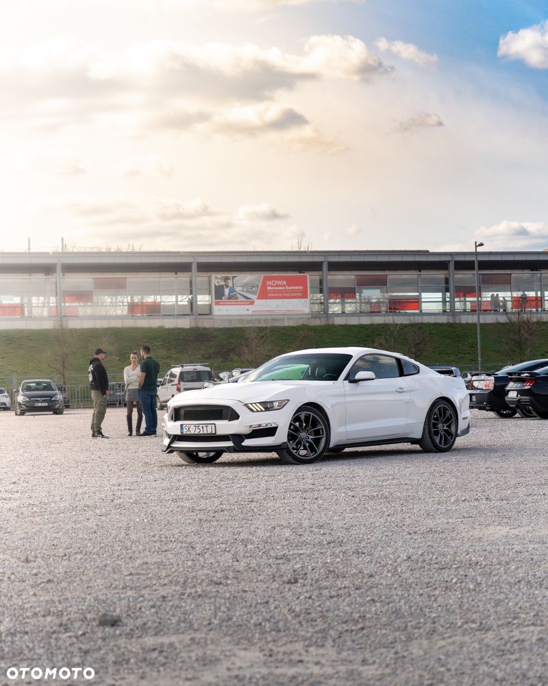 Ford Mustang - 1