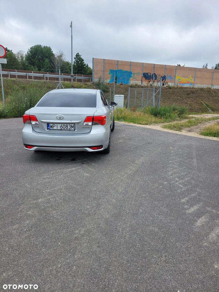 Toyota Avensis 1.8 Sol MS - 19