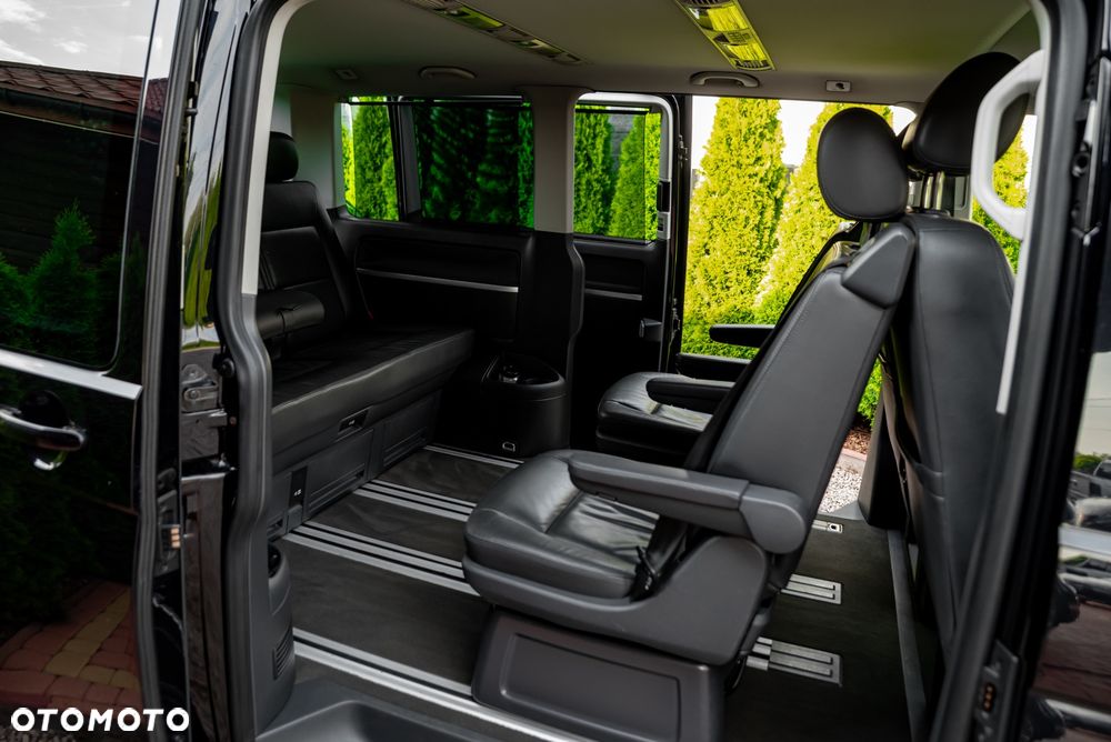 Volkswagen Multivan - 22
