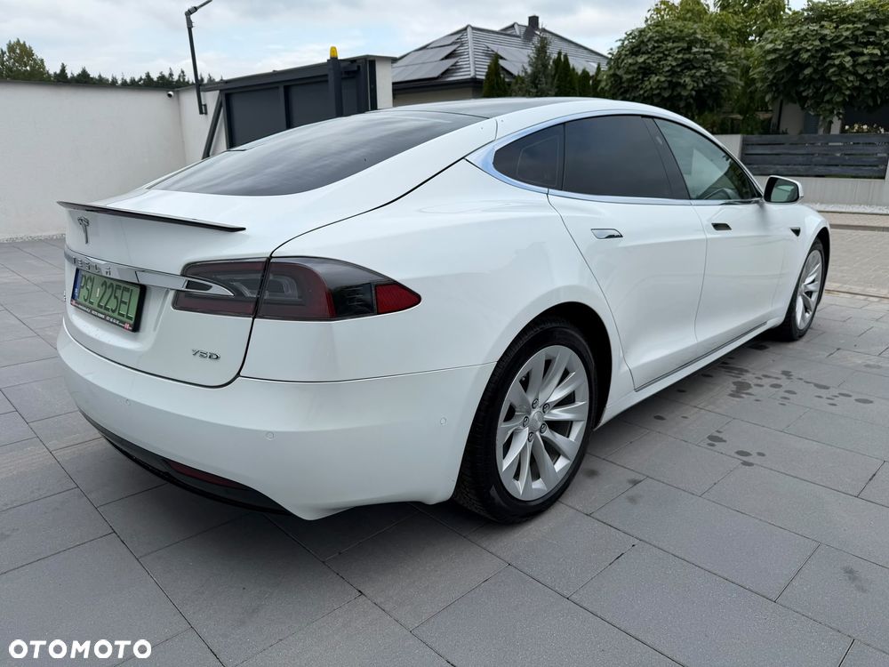 Tesla Model S - 7