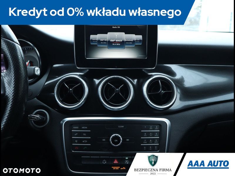 Mercedes-Benz CLA - 13