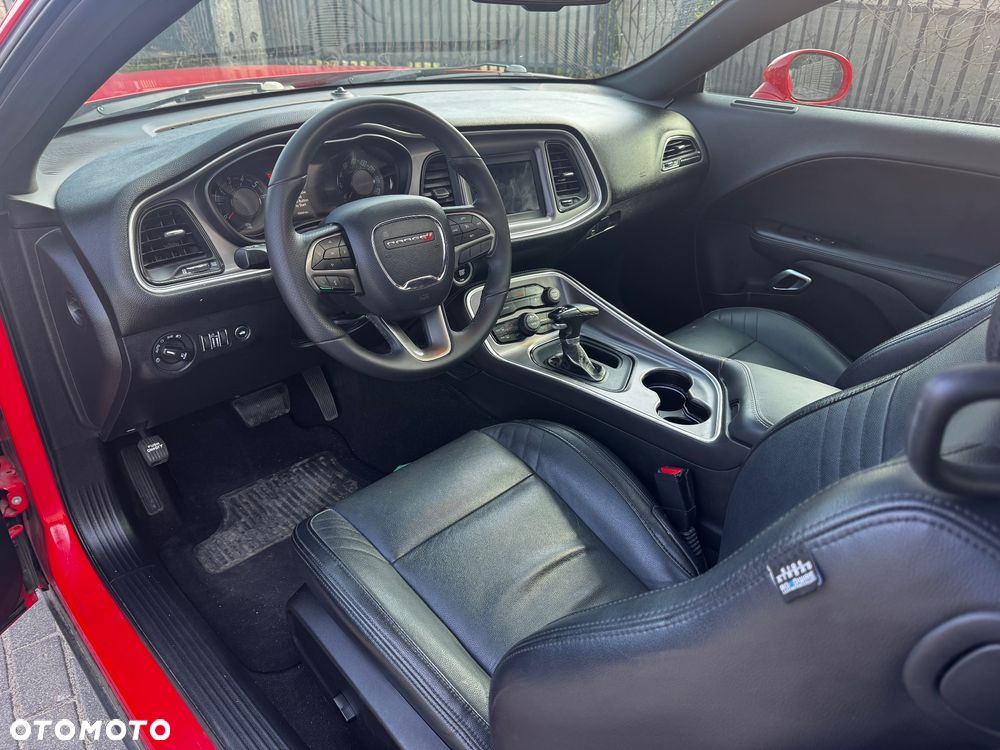 Dodge Challenger - 18