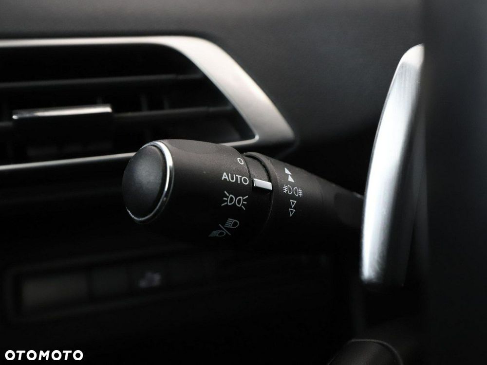 Peugeot 3008 1.6 THP Active S&S EAT6 - 37