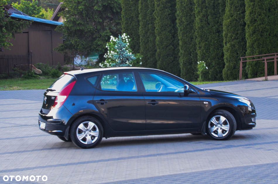 Hyundai i30 1.4 Blue Comfort - 24