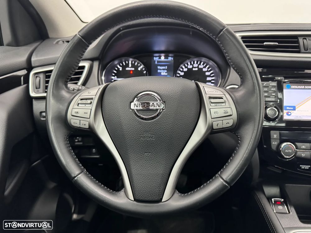 Nissan Qashqai 1.5 dCi N-Connecta 18 - 25