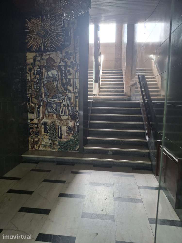 Arrenda-se  T3-Renovado junto ao Metro do Campo 24 Agosto- Porto - Grande imagem: 4/21